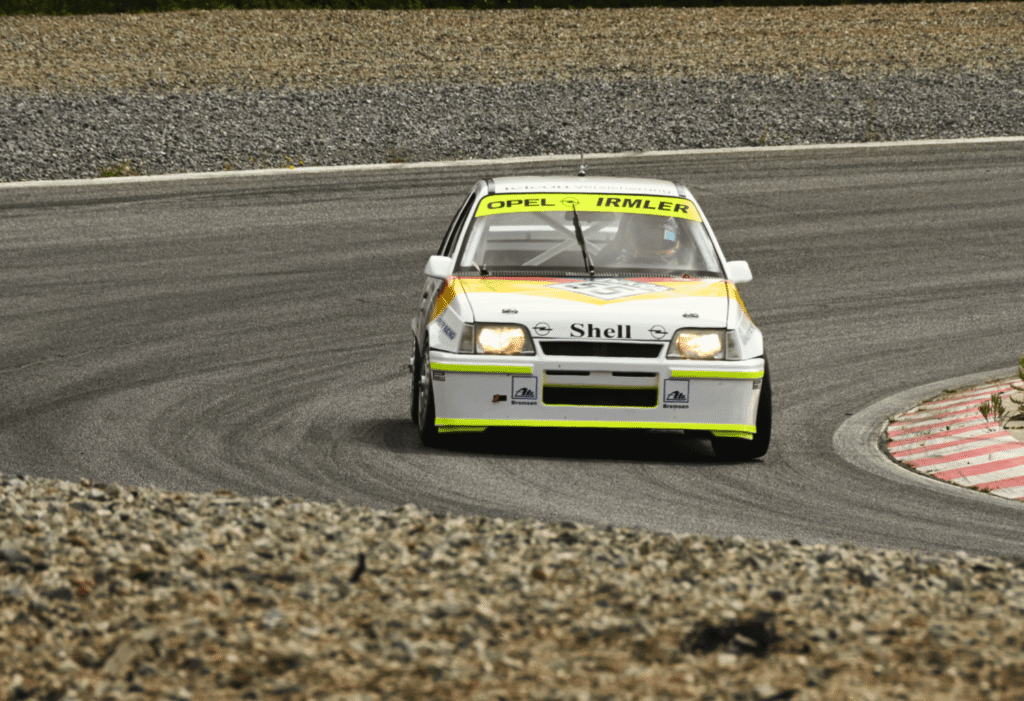 Opel Kadett E GSi 16V DTM, originalgetreu restauriert, beim Test in Papenburg